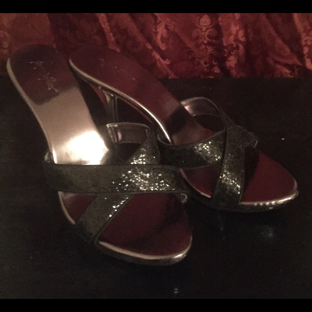 Black glitter slip on elegant sandals