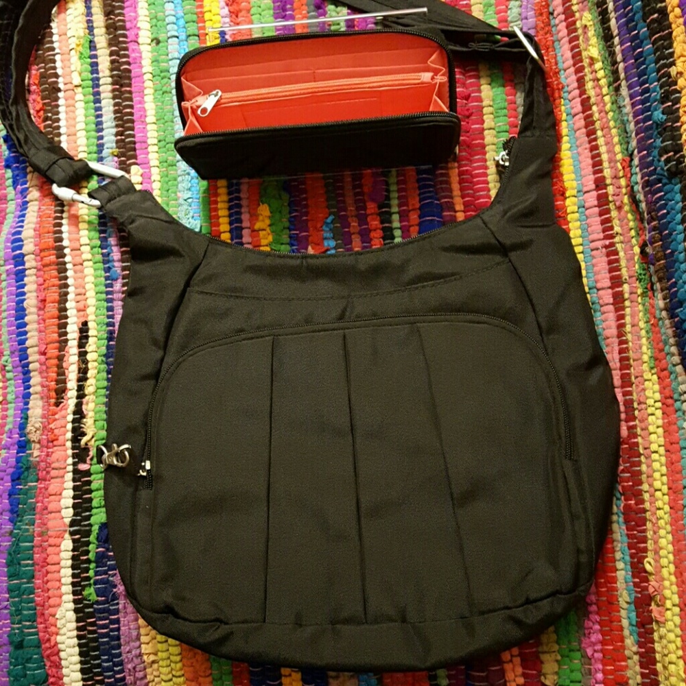 Travelon anti theft hobo bag & wallet