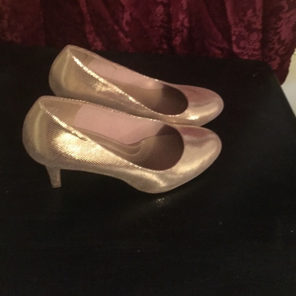 Shoes - Picture 2 of 2