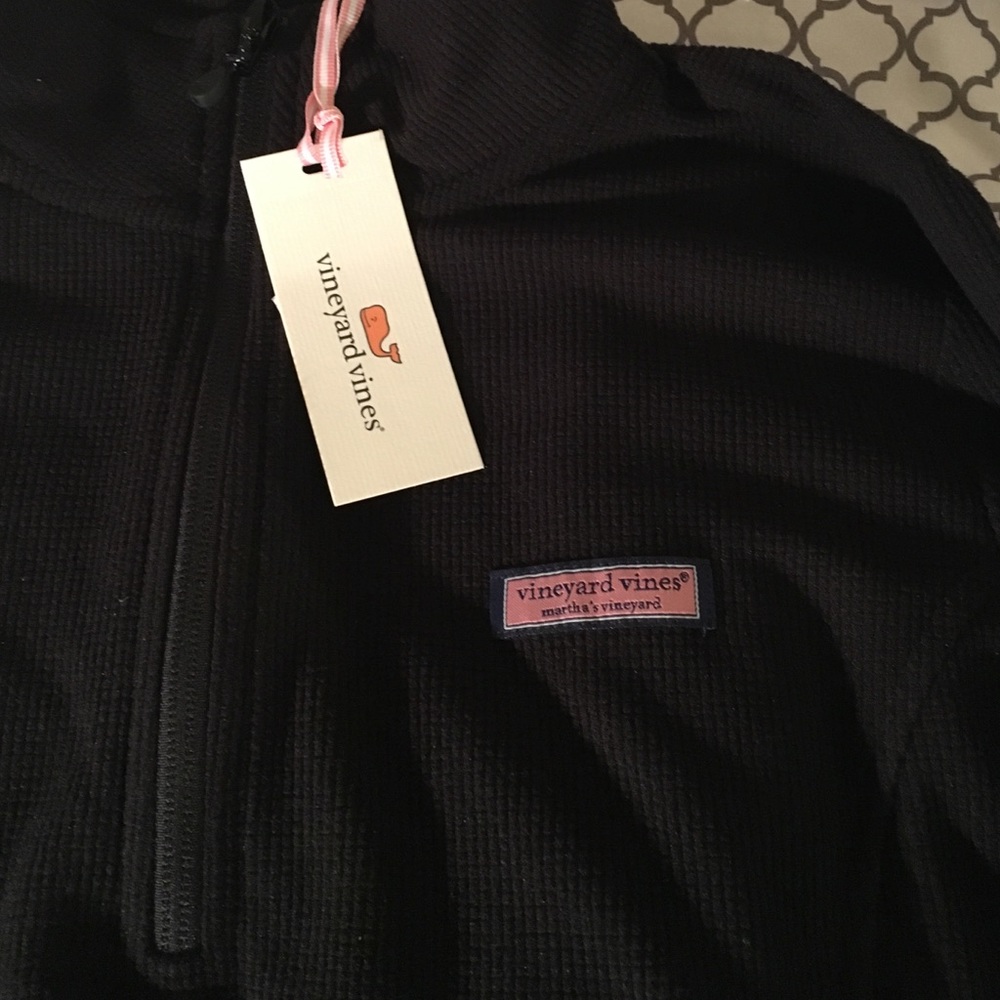 Vineyard Vines black fleece