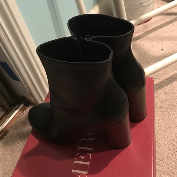 Ankle boots - Picture 2 of 4