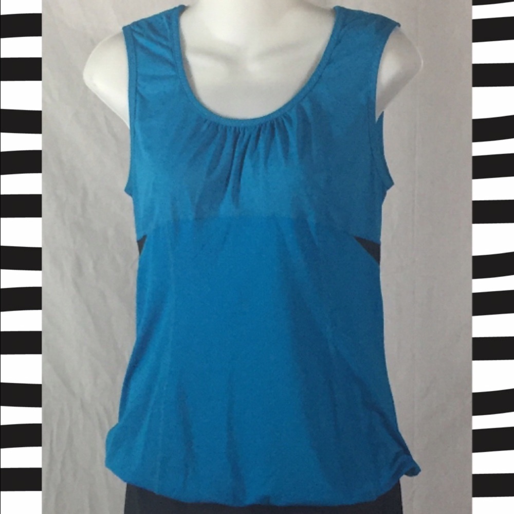 Lululemon women's workout top size 6