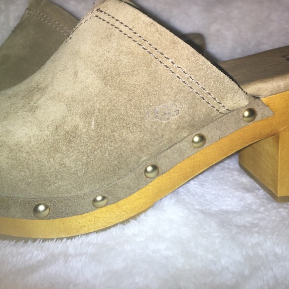 UGG suede slip on heels - Picture 2 of 4
