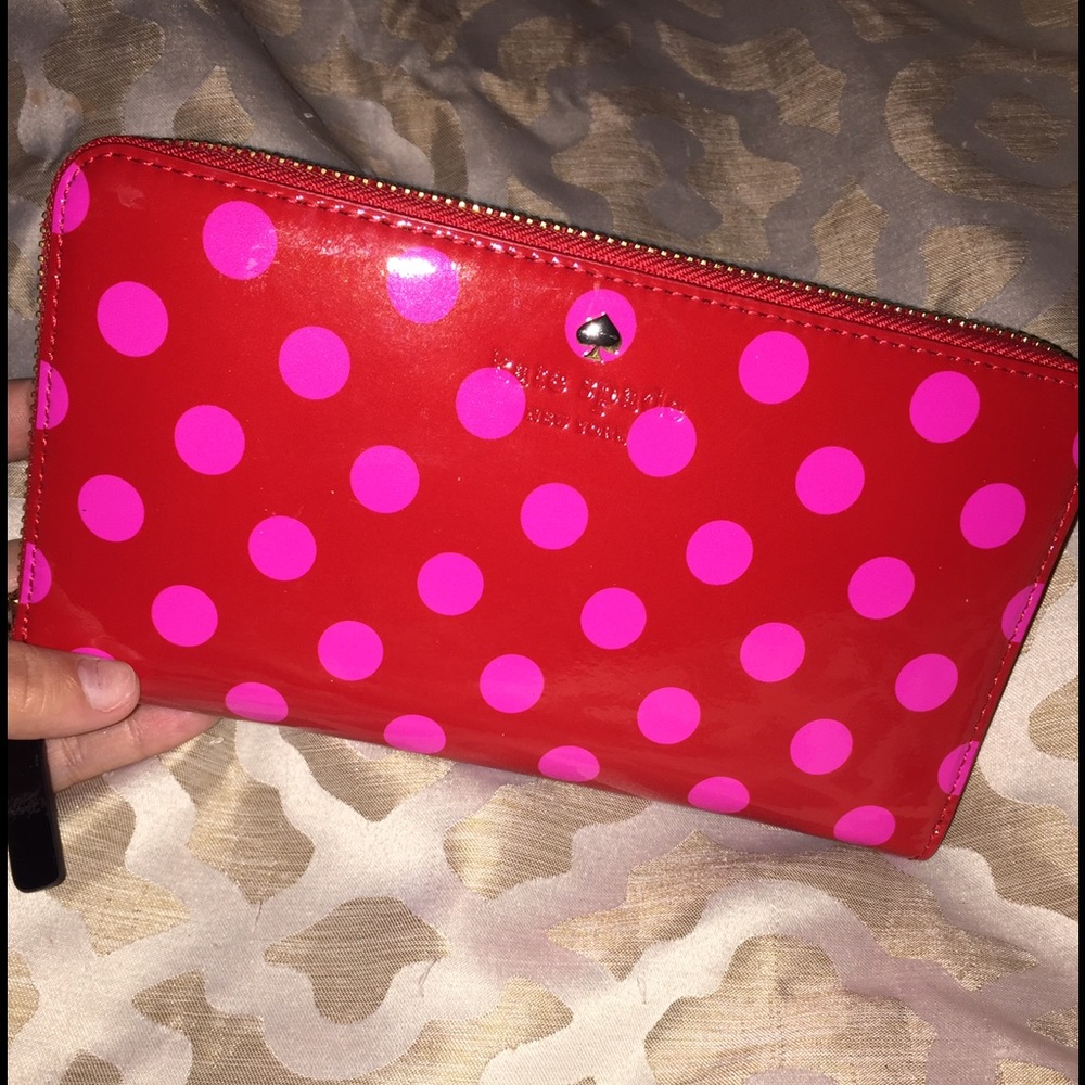 Kate Spade wallet- REDUCED