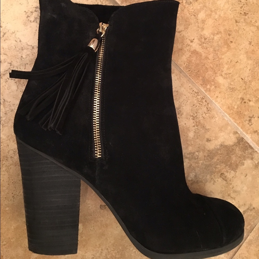 Luxe by JustFab Black Suede Boot