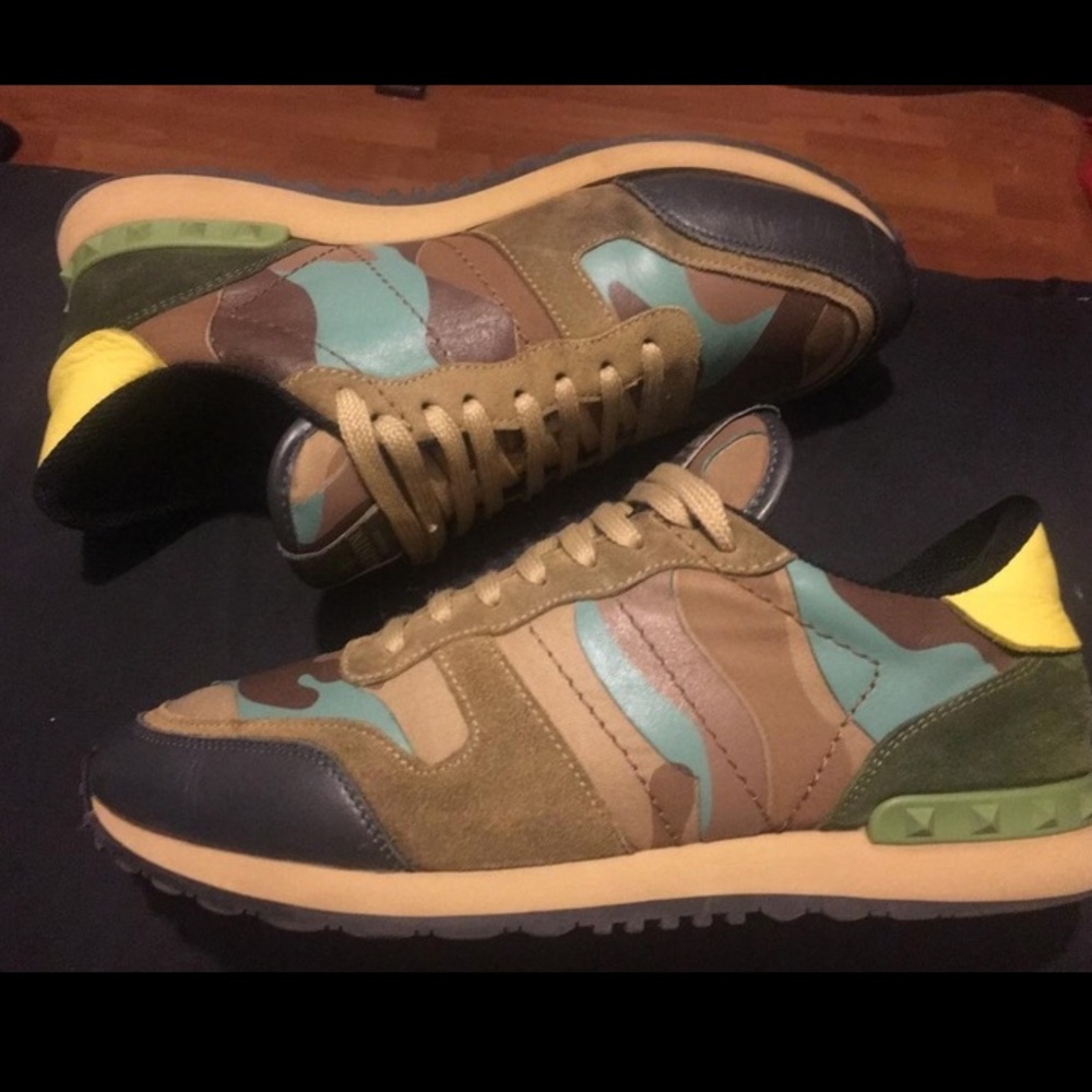 Valentino runners