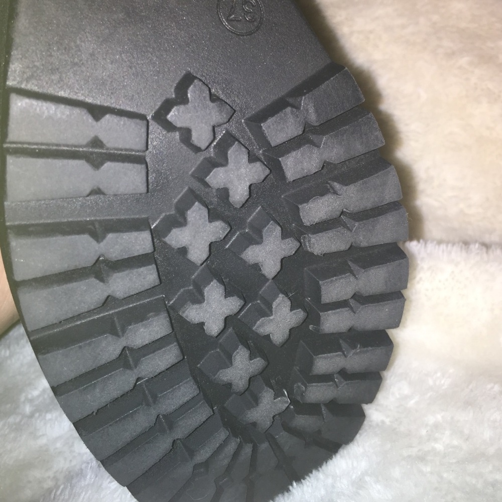 Black leather combat boots - Picture 2 of 4