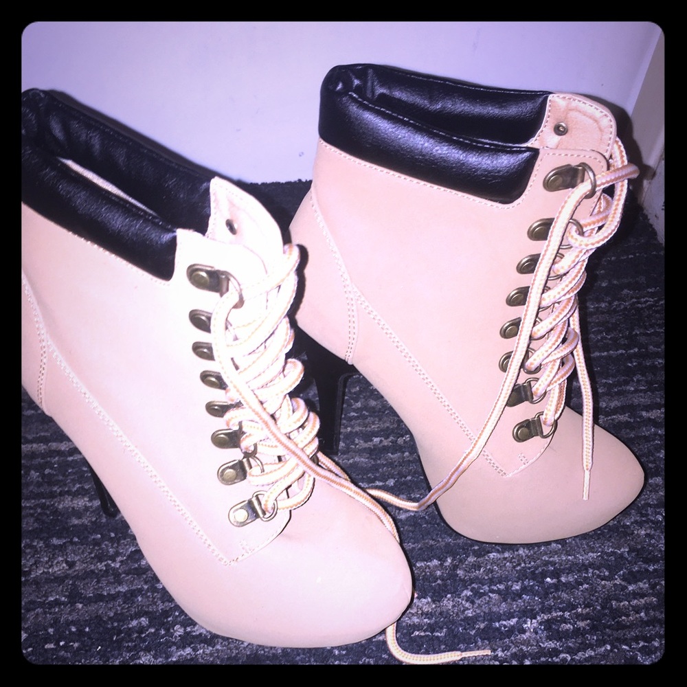 Boots size 6