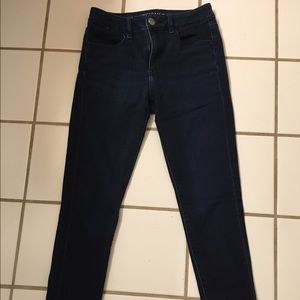American Eagle Outfitters High-Rise Jegging