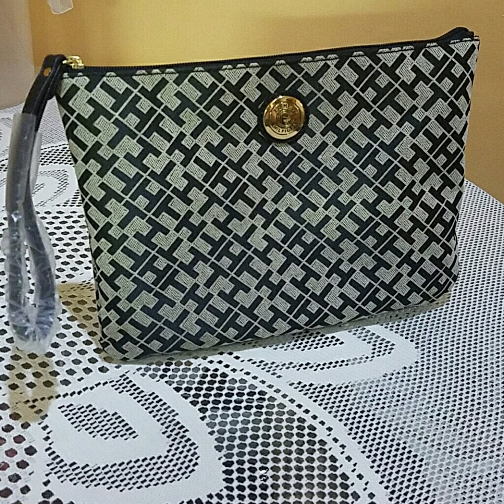 New Tommy Hilfiger Clutch