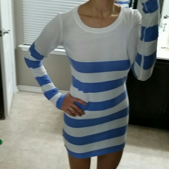 Long sleeve dress - Picture 2 of 4