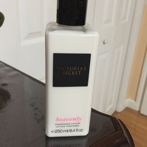victoria's secret fragrance lotion