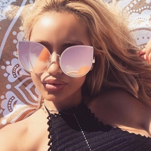 💕LAST PAIR💕 Rose Gold Big Mirrored Cat-eye 😎 - Picture 4 of 4