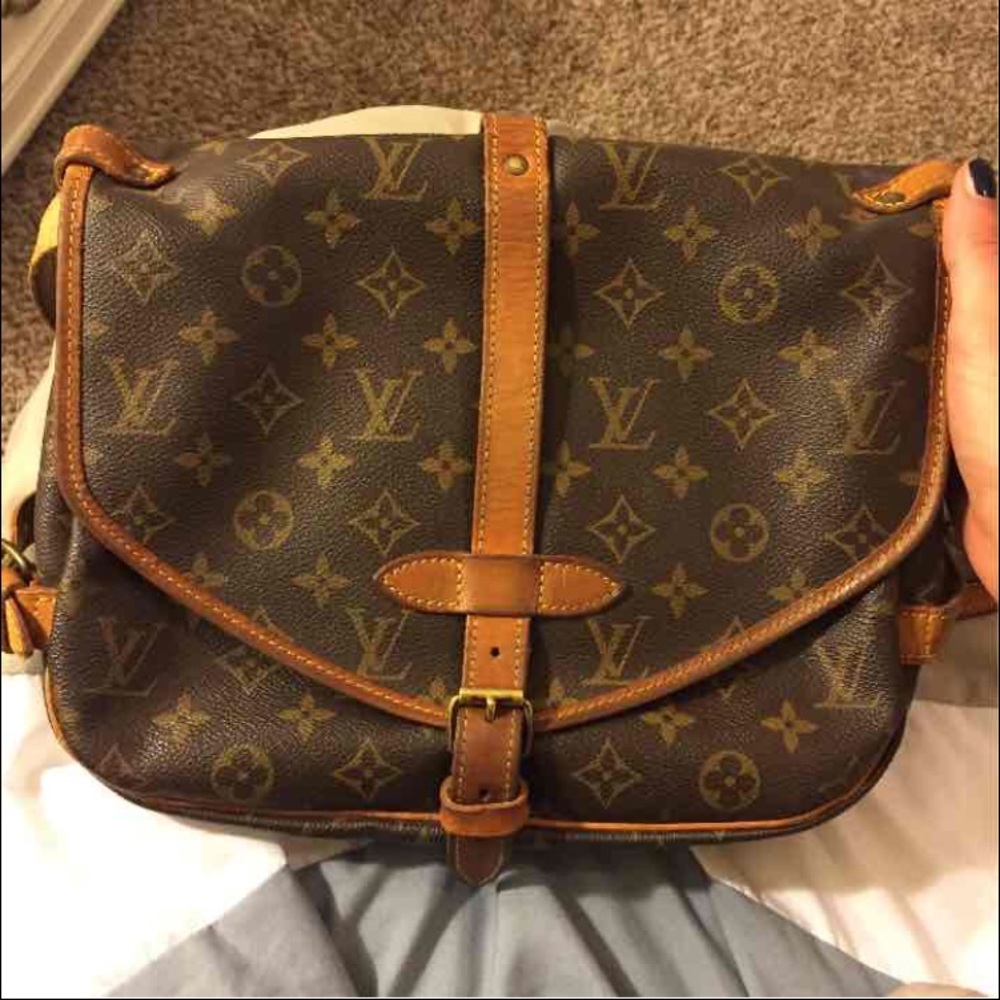 Authentic Louis Vuitton samur 30