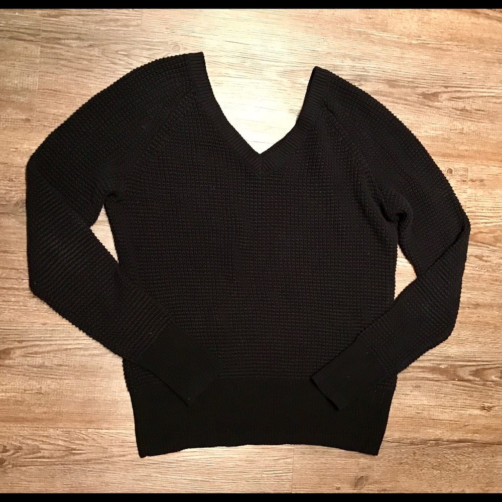 NWOT Calvin Klein V-Neck Sweater - Black - M