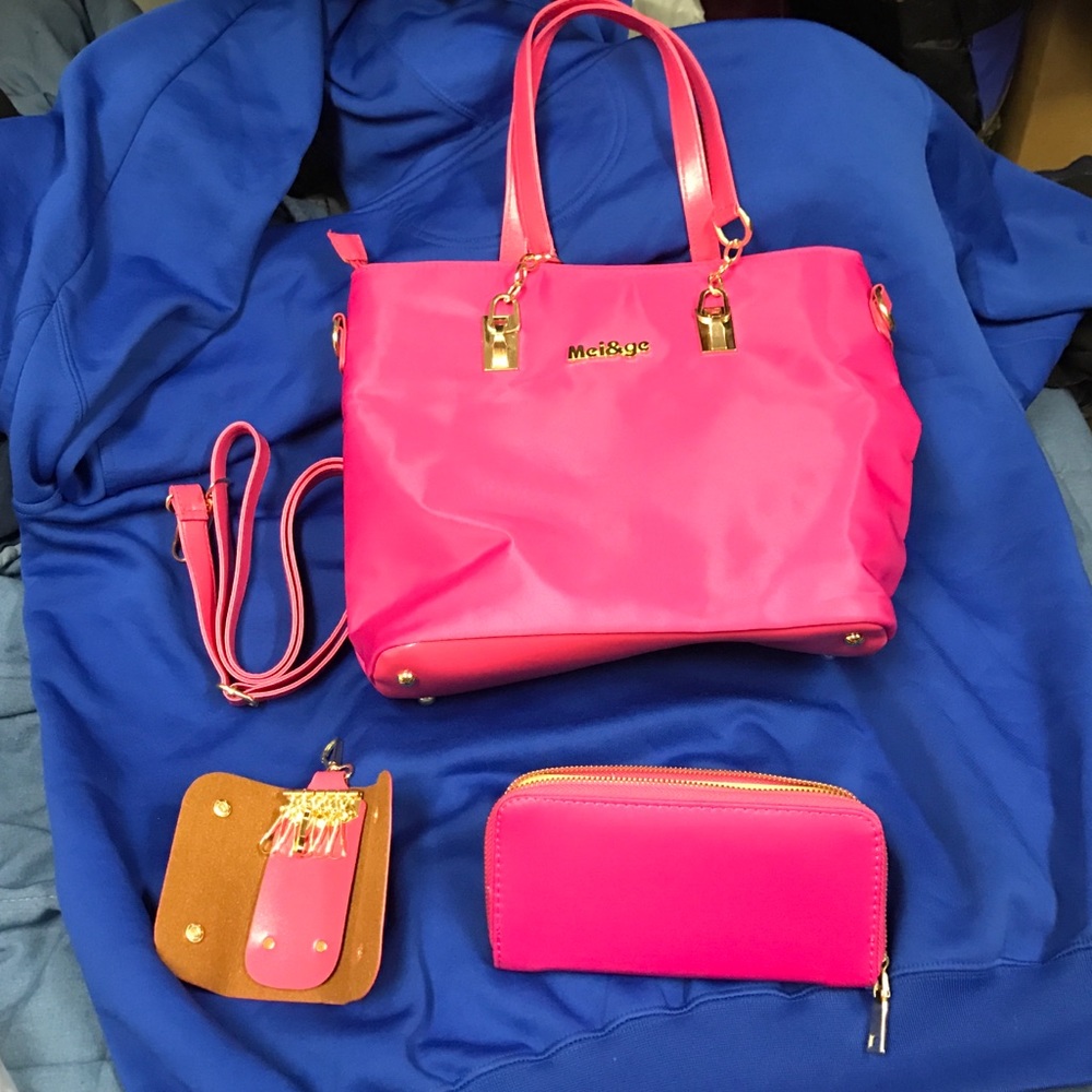 Hot pink 3 piece bag set.