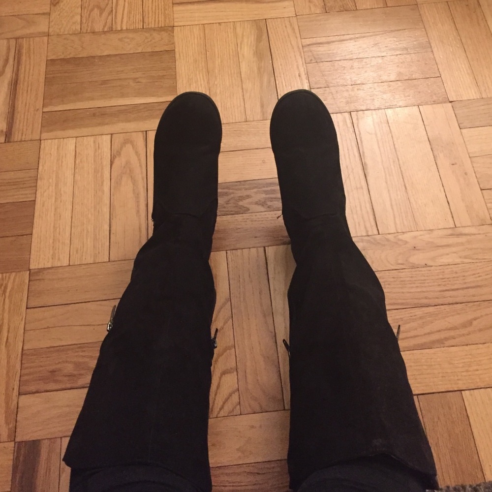 Suede EXPRESS riding boots.