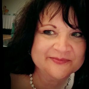 Meet your Posher, Valerie