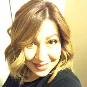 Meet your Posher, Yvette