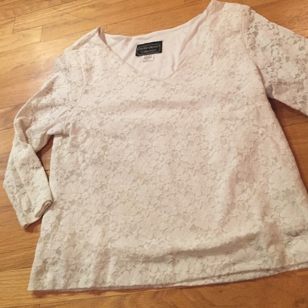 Carol Anderson collection lined stretch Vneck top