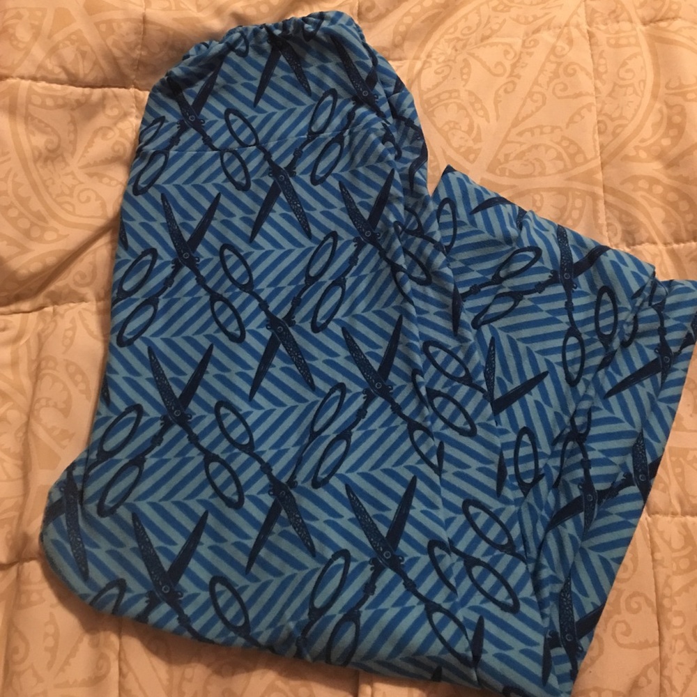Lularoe scissor leggings HTF