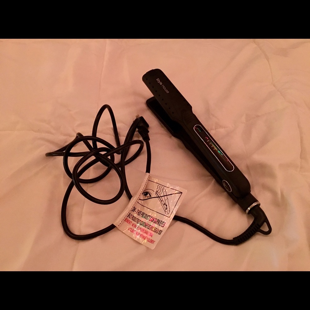 Style House Wet to Dry Styling FlatIron