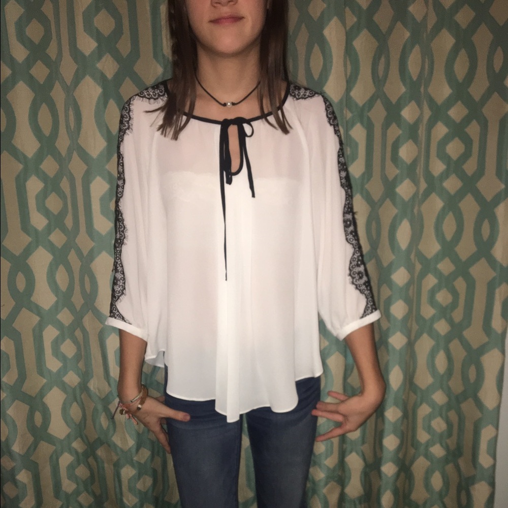 Flowy white with black lace detailing top!!