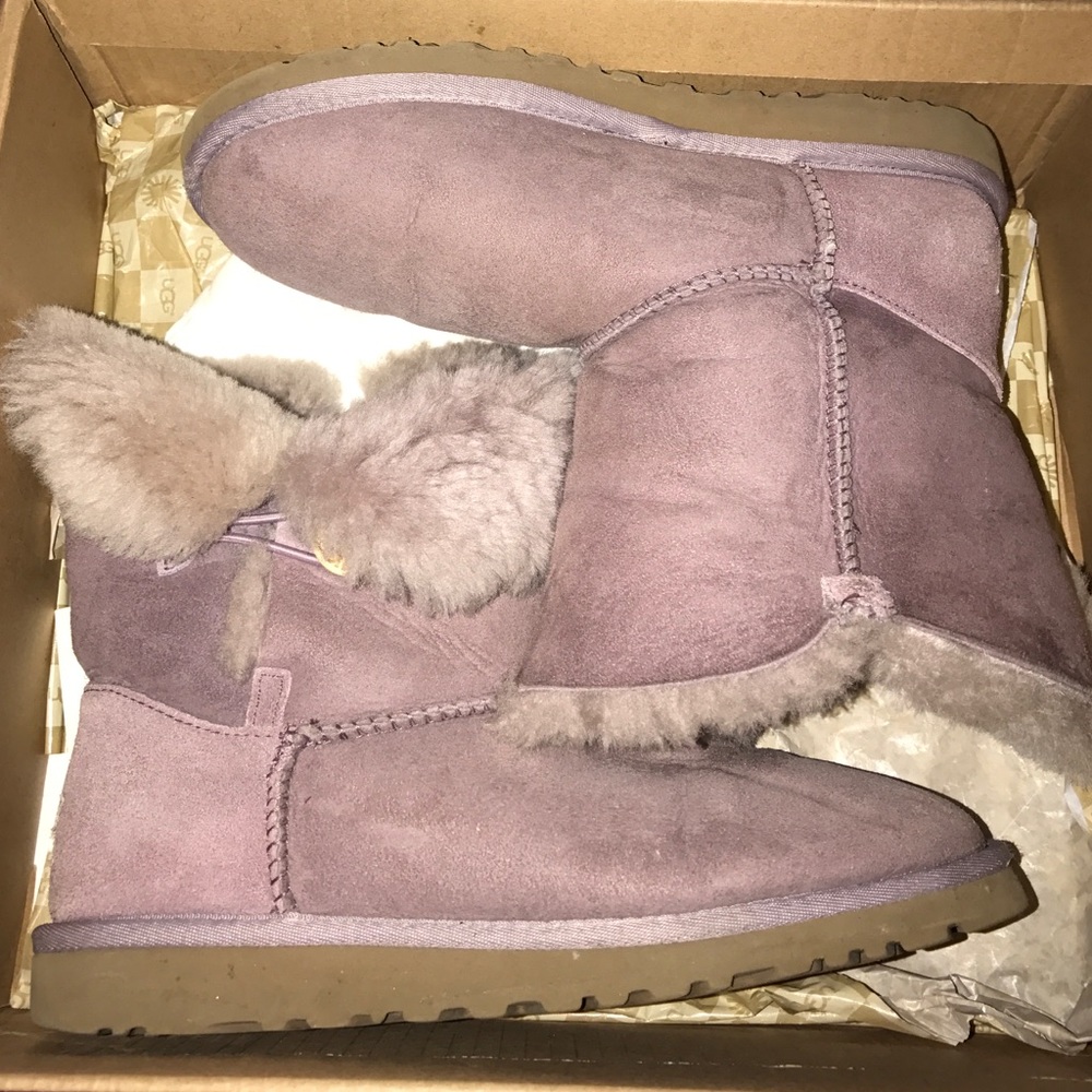 Bailey Button KID UGGS SIZE 5