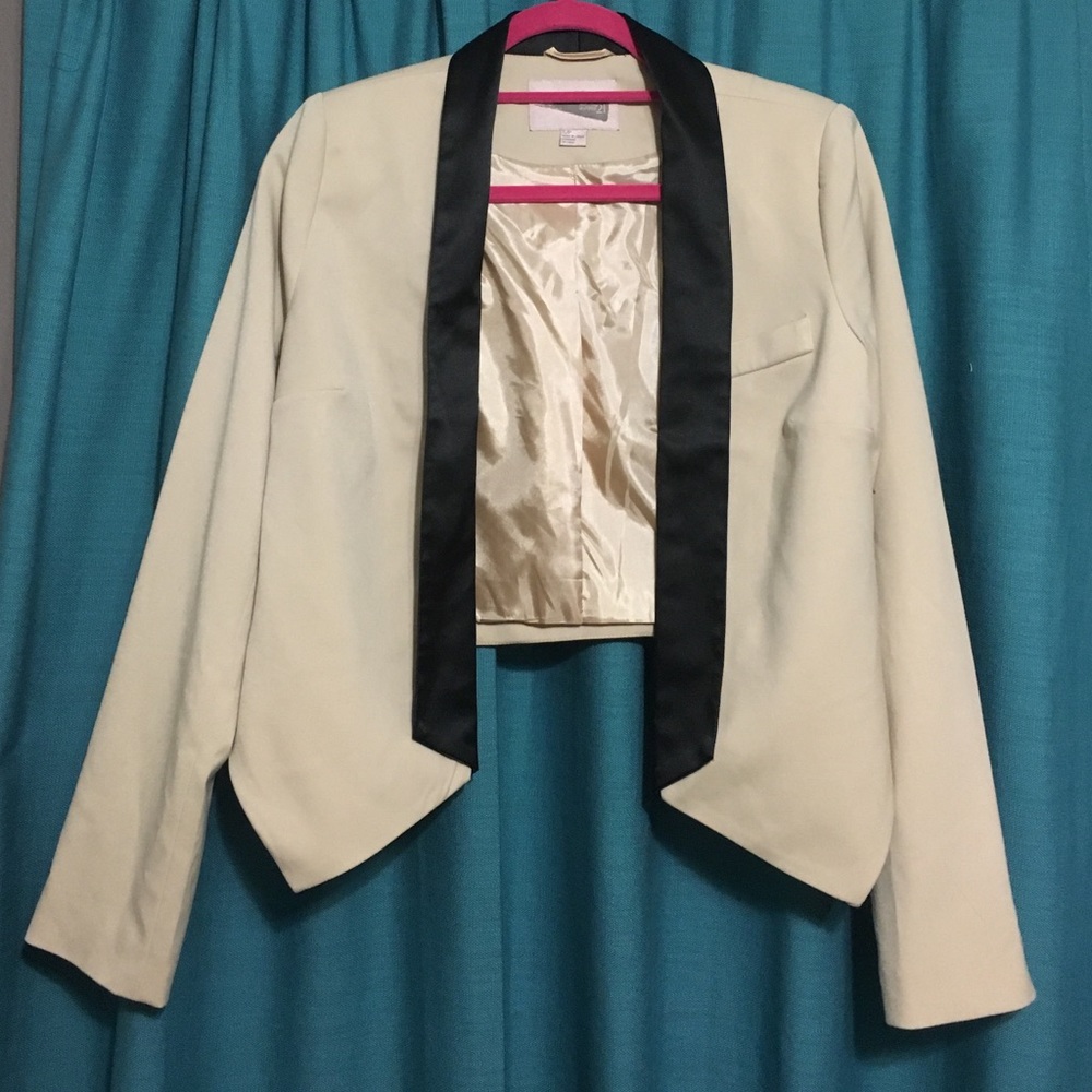 Blazer with black satin🖤