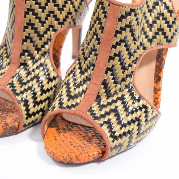 SHUTZ woven wicker cut-out open toe pumps - Picture 2 of 4