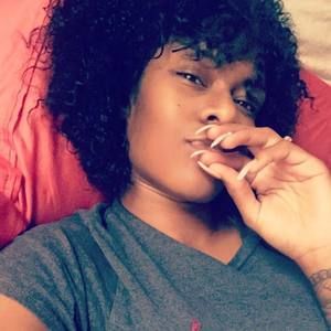 Meet your Posher, Destinee