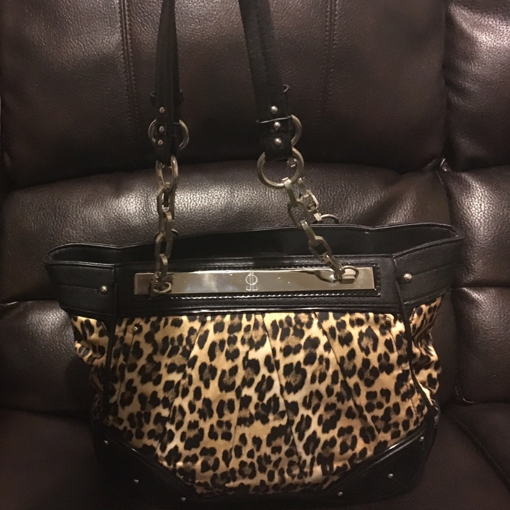 Jennifer Lopez shopper handbag.