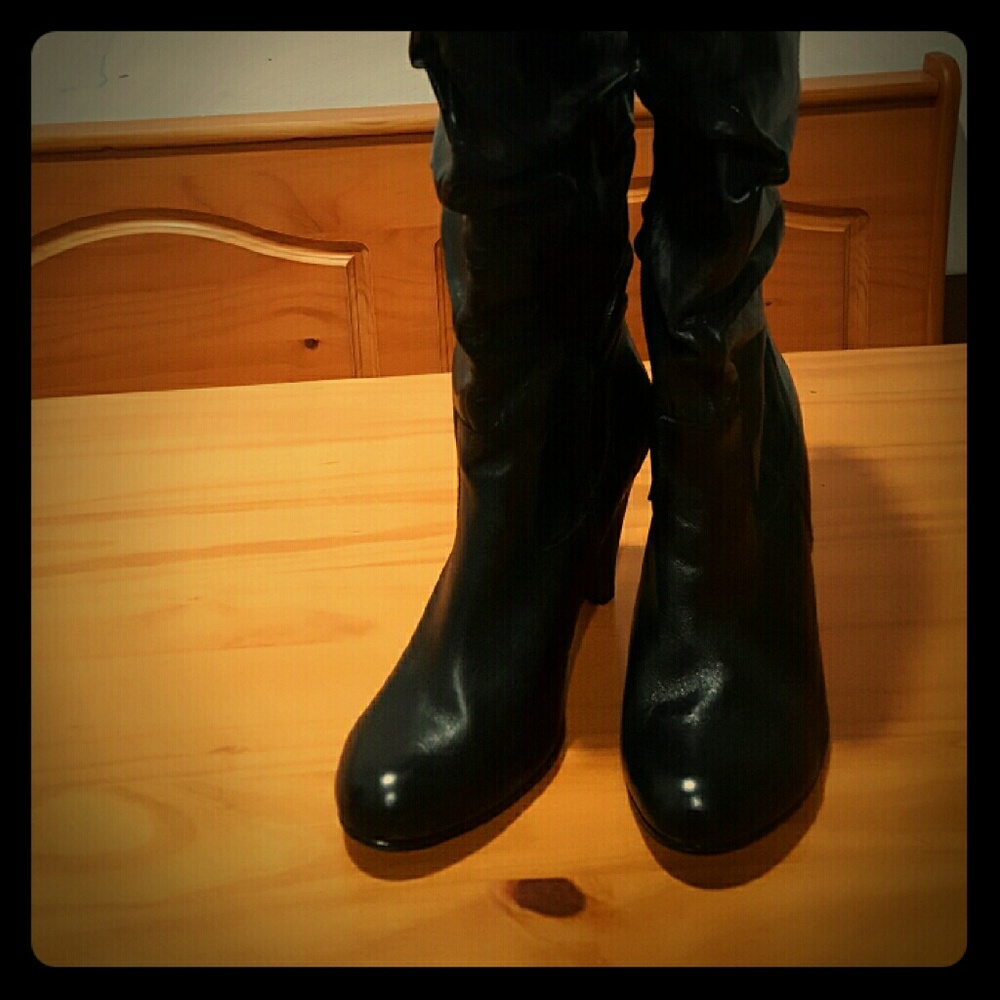 Black Leather woman's Boots