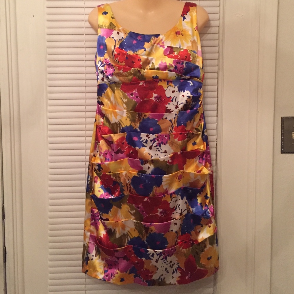 Multi colored GORGEOUS dress. Worn 2-3 times.