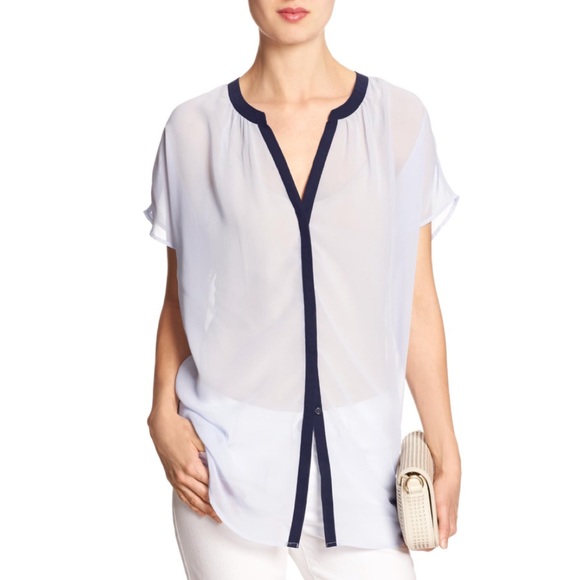 Banana Republic Tops - Banana Republic Sz XS Contrast Trim Blouse NWT
