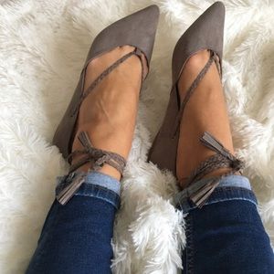 Madden Girl Tassle Tie Flat NWOB