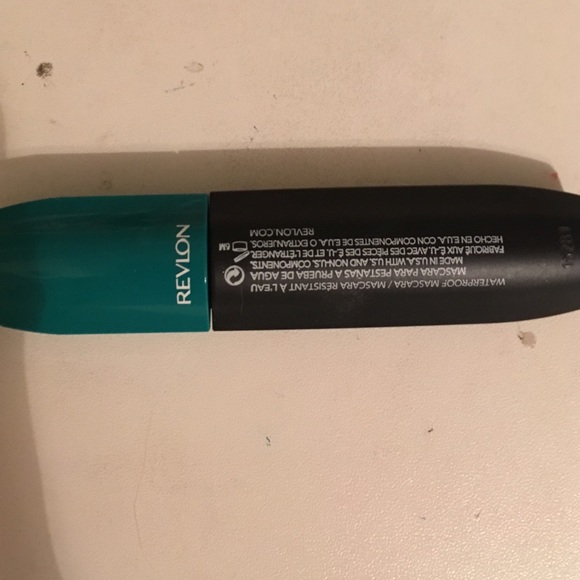 Revlon Super Length Mascara - Picture 2 of 3