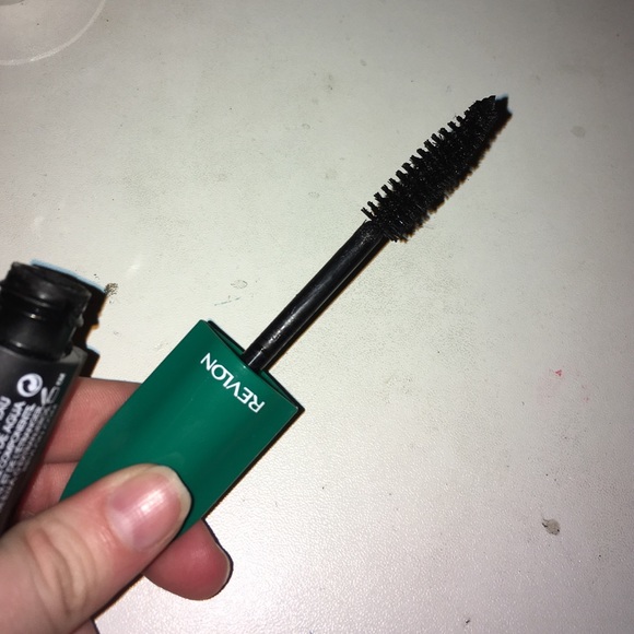 Revlon Super Length Mascara - Picture 3 of 3