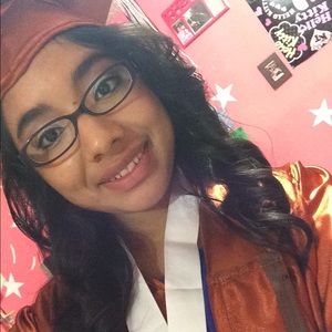 Meet your Posher, Mayra