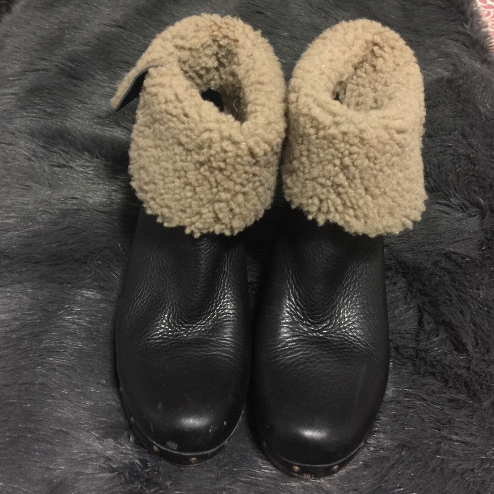 UGG Amoret Mid Bootie Boots (Black Leather)