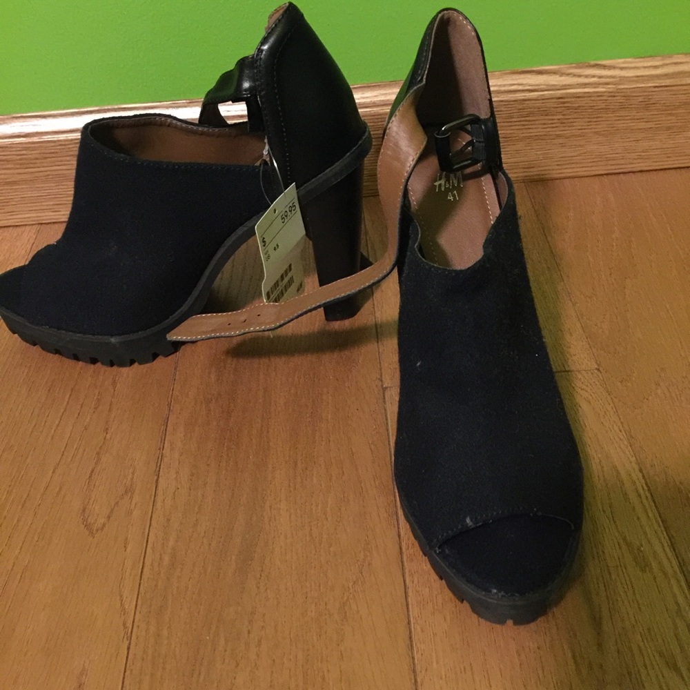 H&M peep toe dark blue suede booties size 9 1/2