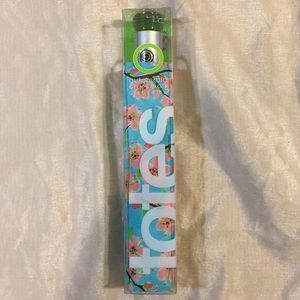 Totes automatic open and close umbrella.