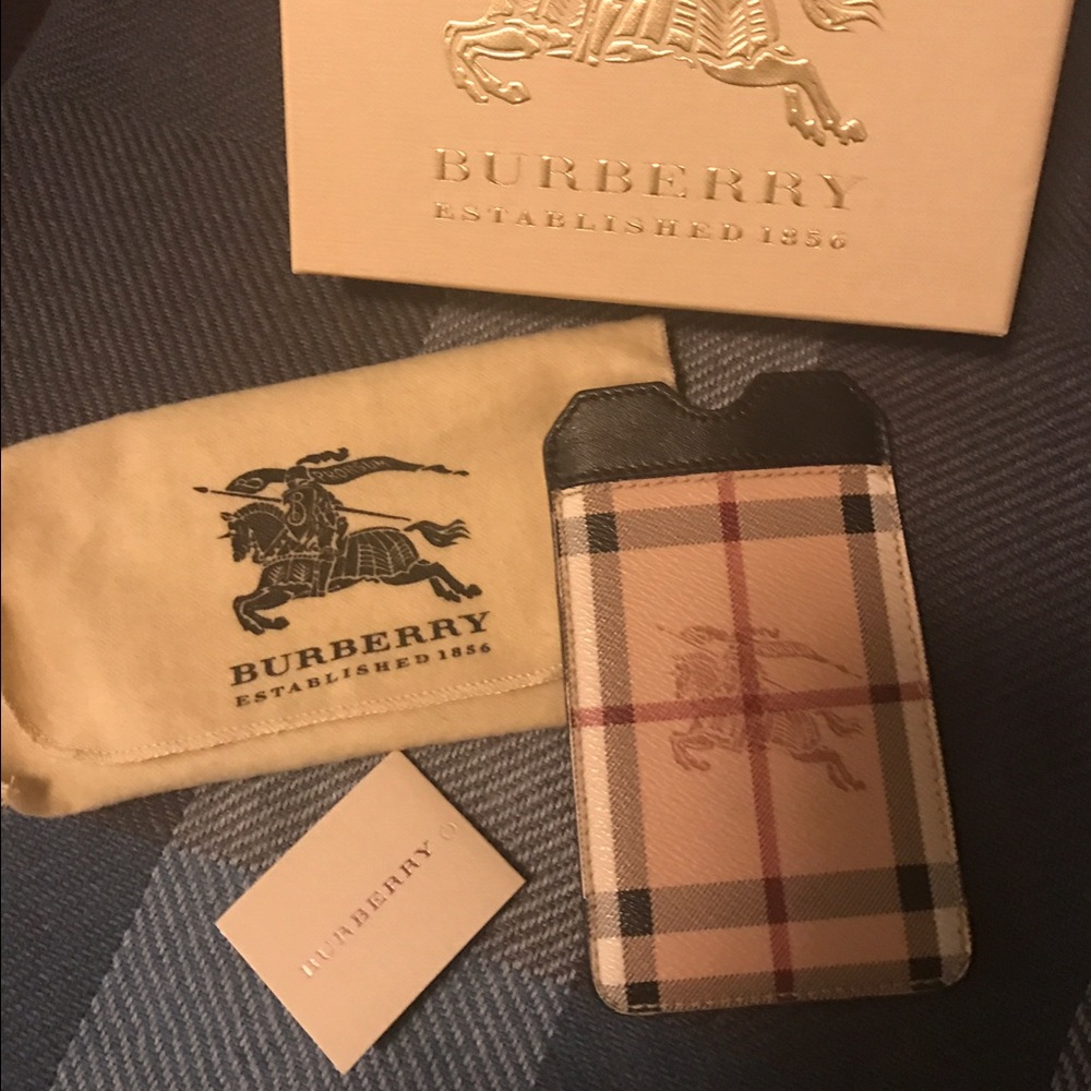 Authentic-Burberry iPhonesleeve-Baldwin Haymarket