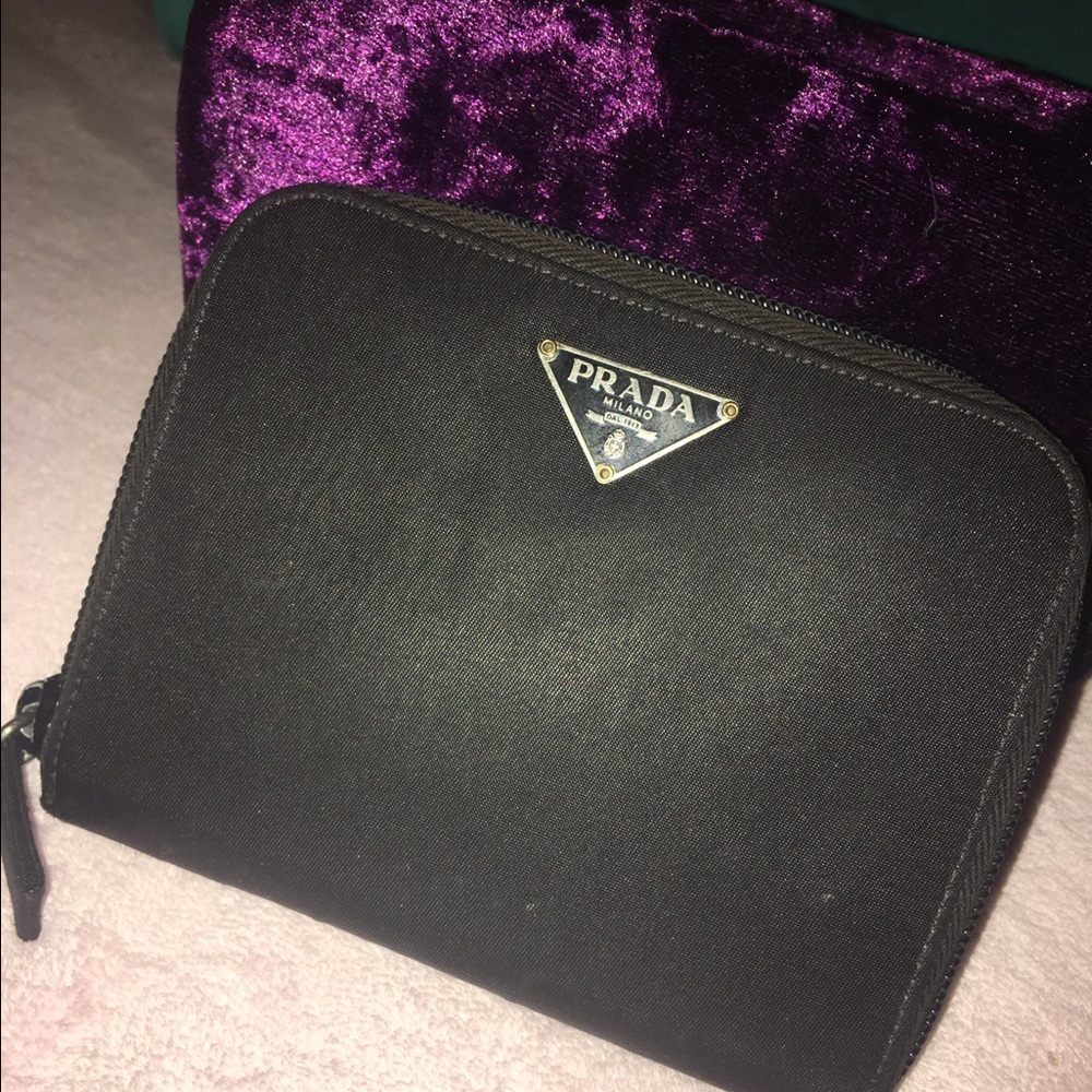 Prada Wallet!!