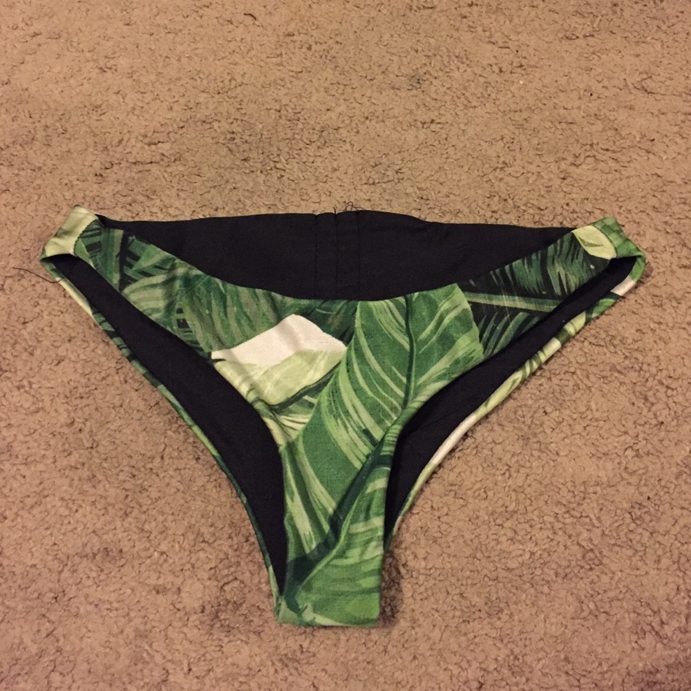 Full coverage banana leaf print bikini bottoms