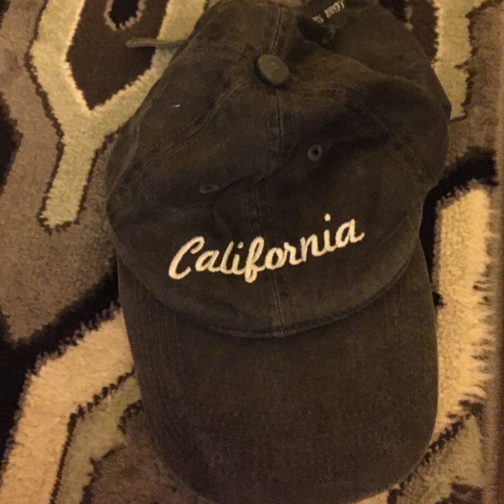 Brandy Melville California hat