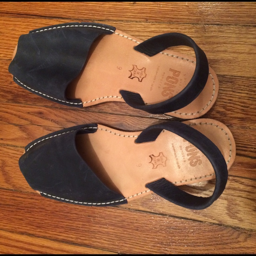 Pons Navy Blue Sandals