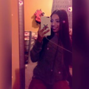 Meet your Posher, Idaly