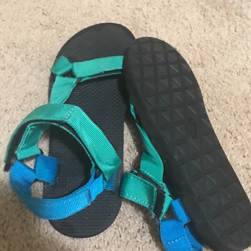 •TEVA SANDALS•