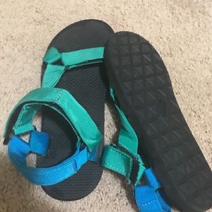 •TEVA SANDALS•